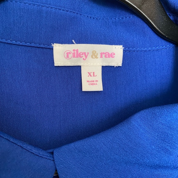 Royal blue blouse button-up, with bow, size XL. Riley & Rae. - Picture 3 of 5